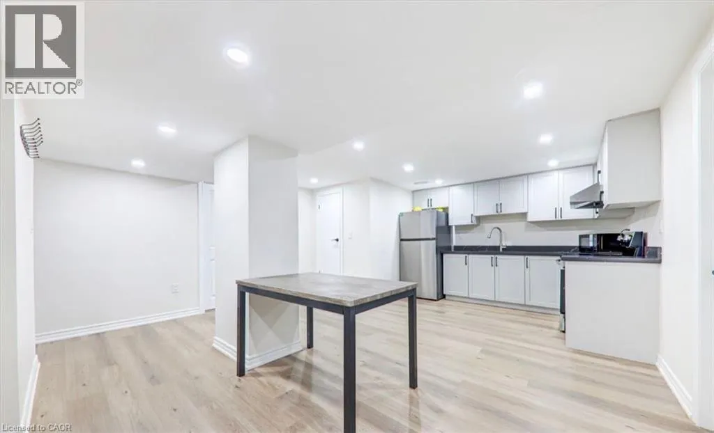 35 DARLINGSIDE Drive Unit# Basement, #Basement