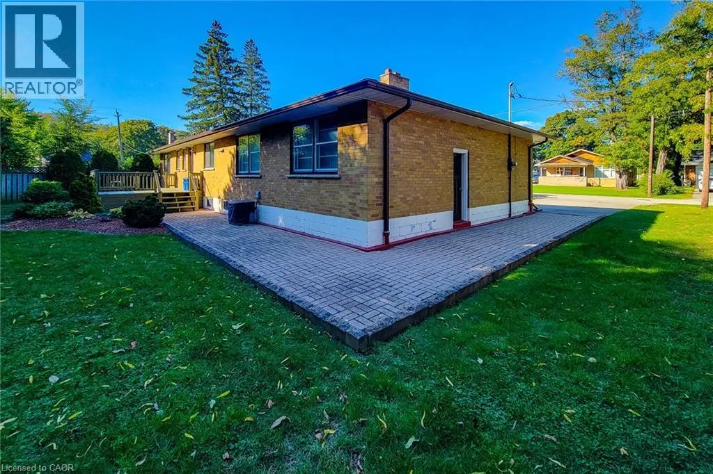 18 MANOR Place