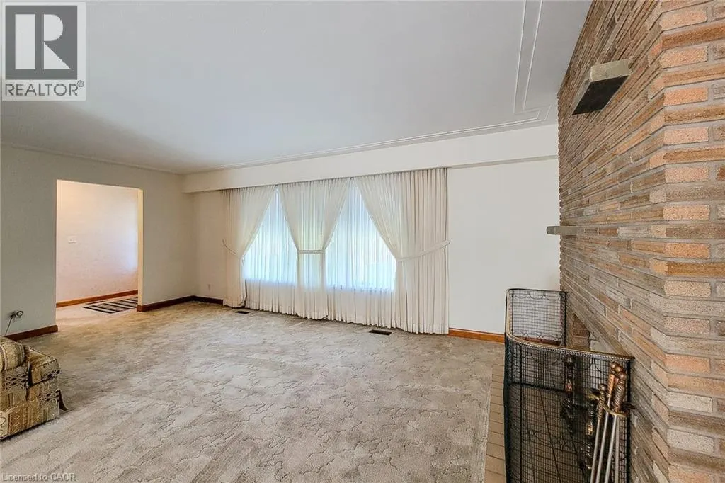 18 MANOR Place