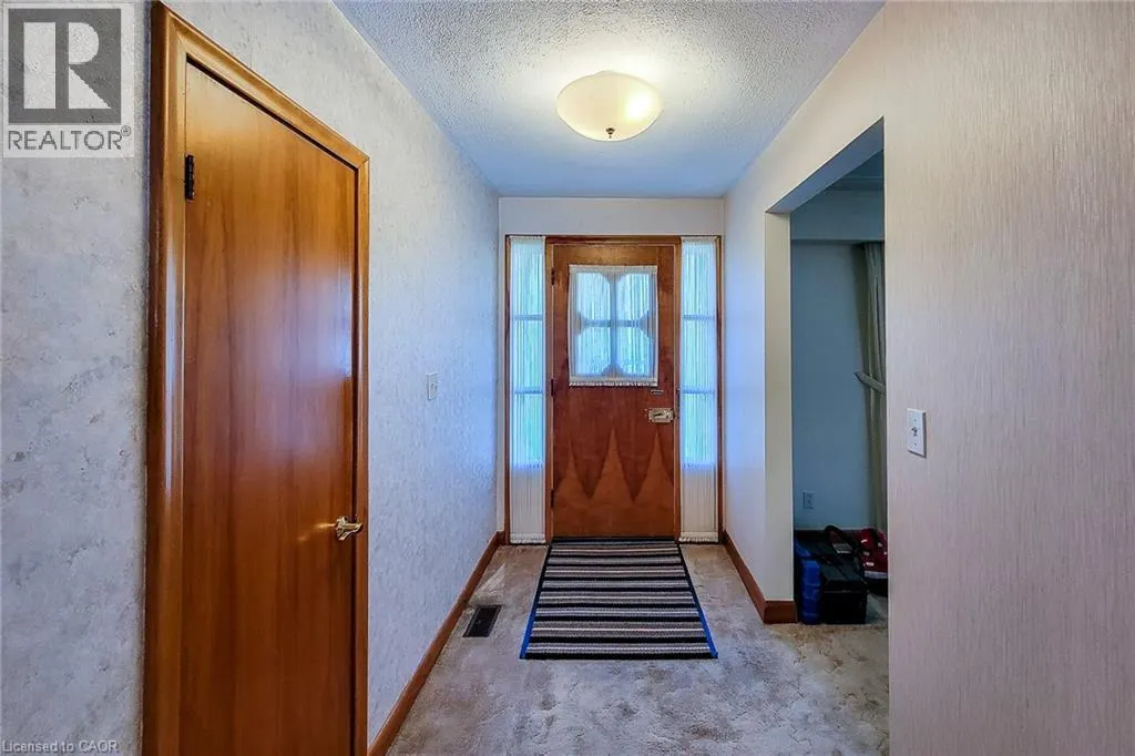 18 MANOR Place