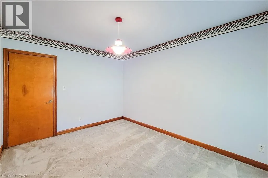 18 MANOR Place