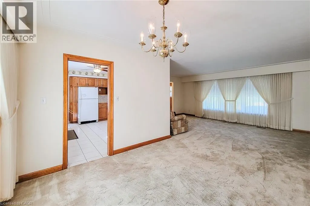 18 MANOR Place