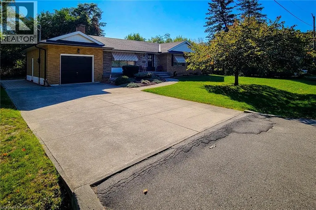18 MANOR Place