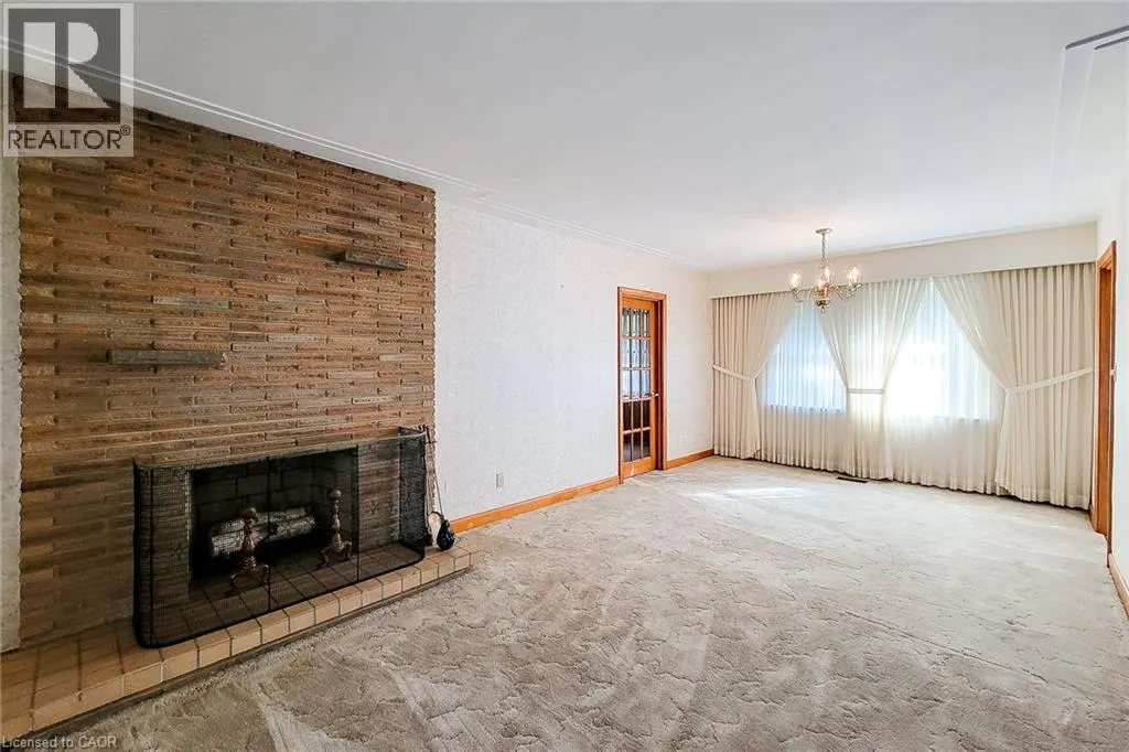 18 MANOR Place