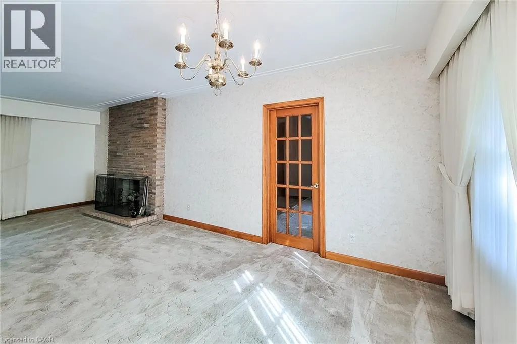 18 MANOR Place