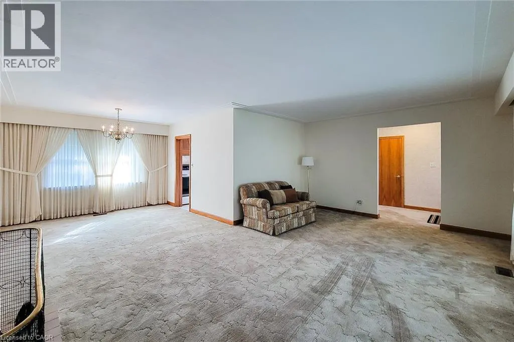 18 MANOR Place