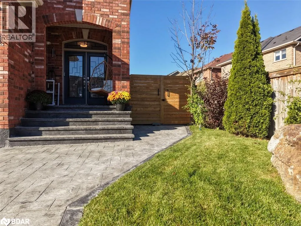 2199 DAWSON CRESCENT Crescent