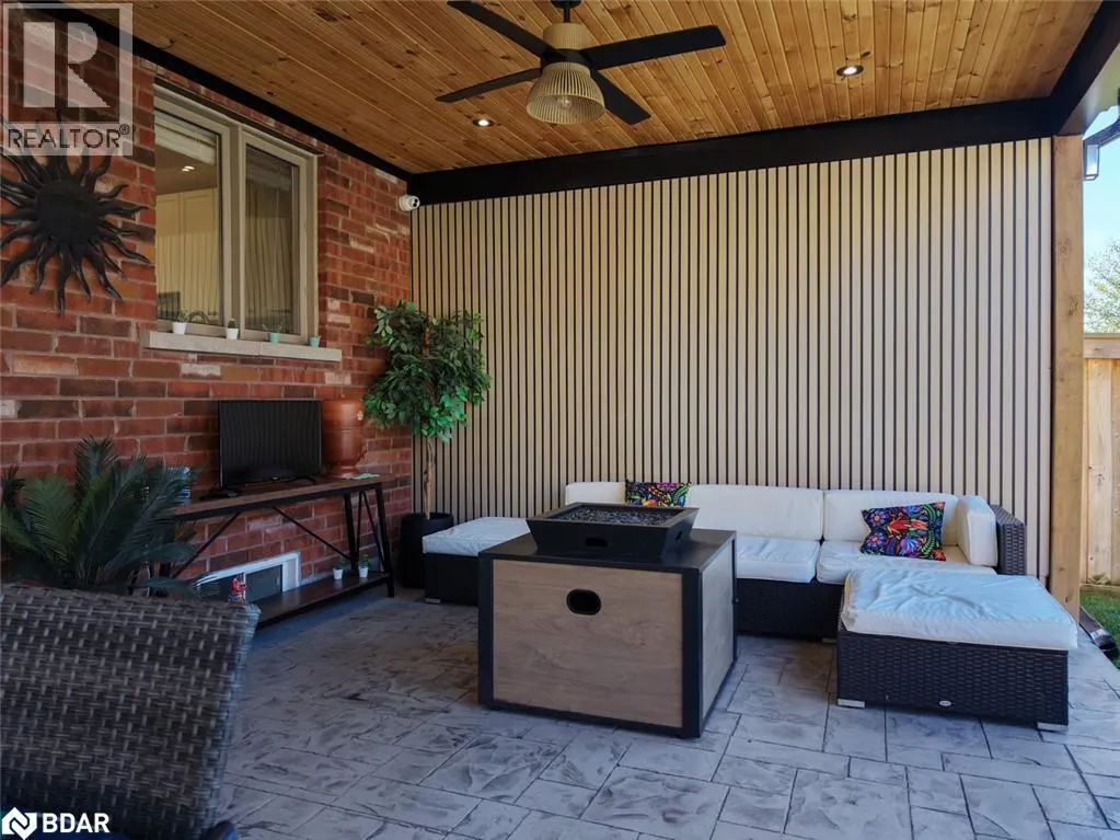 2199 DAWSON CRESCENT Crescent