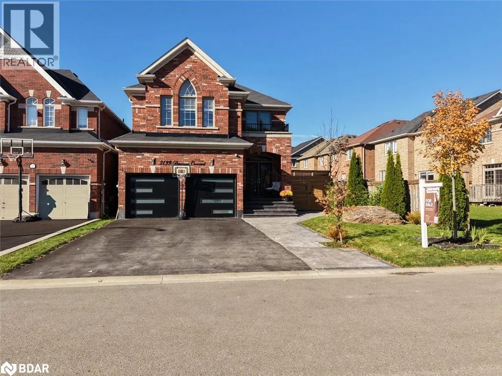 2199 DAWSON CRESCENT Crescent
