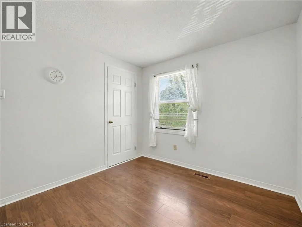 635 REXFORD Drive