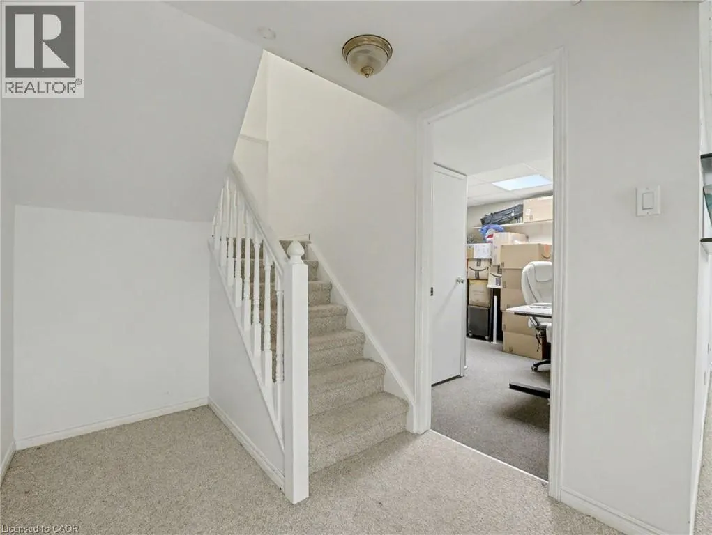 635 REXFORD Drive