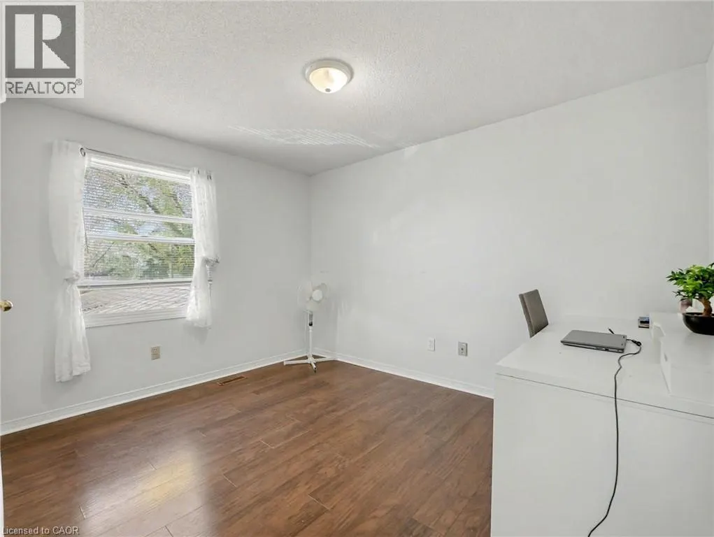 635 REXFORD Drive