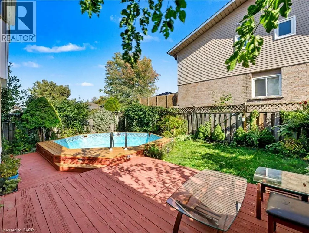 635 REXFORD Drive