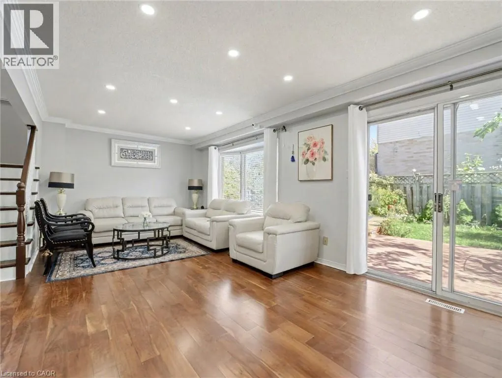 635 REXFORD Drive