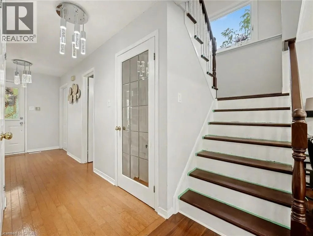 635 REXFORD Drive