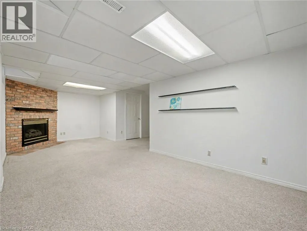 635 REXFORD Drive