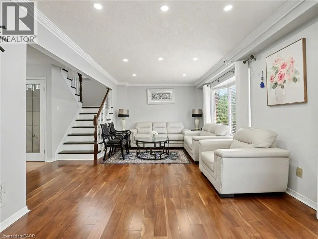635 REXFORD Drive