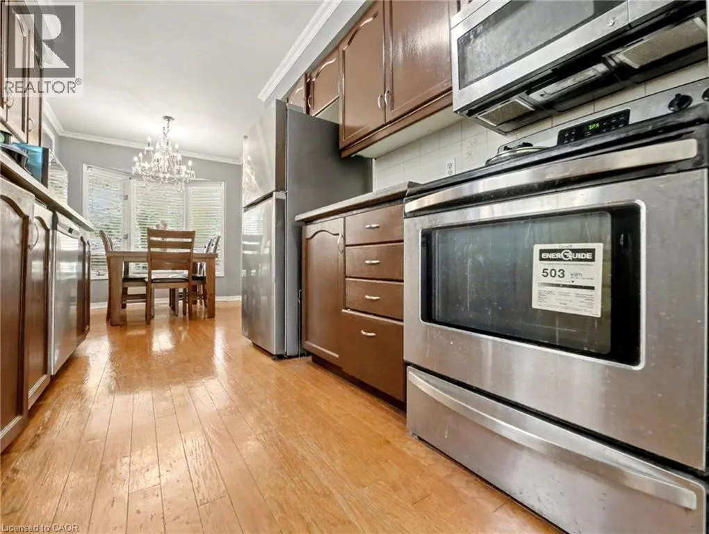 635 REXFORD Drive