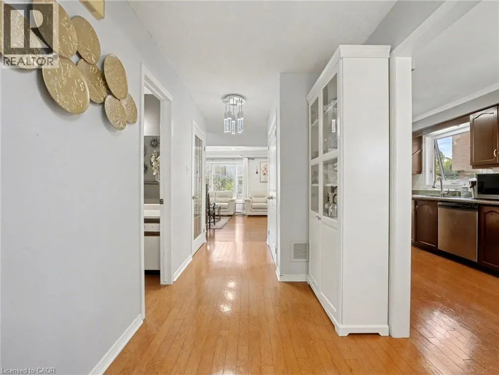635 REXFORD Drive