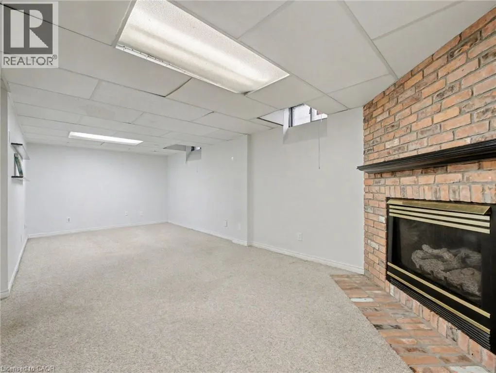 635 REXFORD Drive