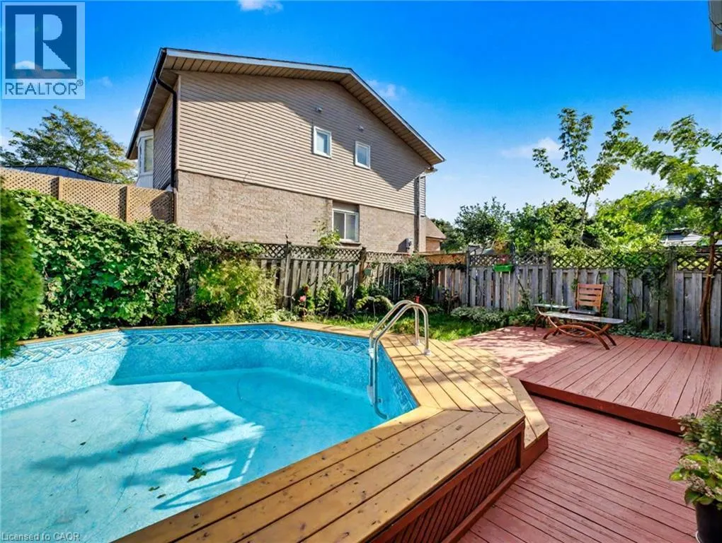 635 REXFORD Drive