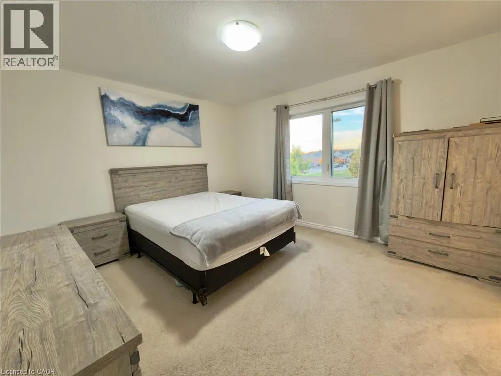 386 GROVEHILL Crescent Unit# Main floor, #Main floor