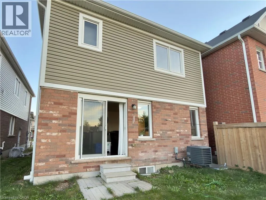 386 GROVEHILL Crescent Unit# Main floor, #Main floor