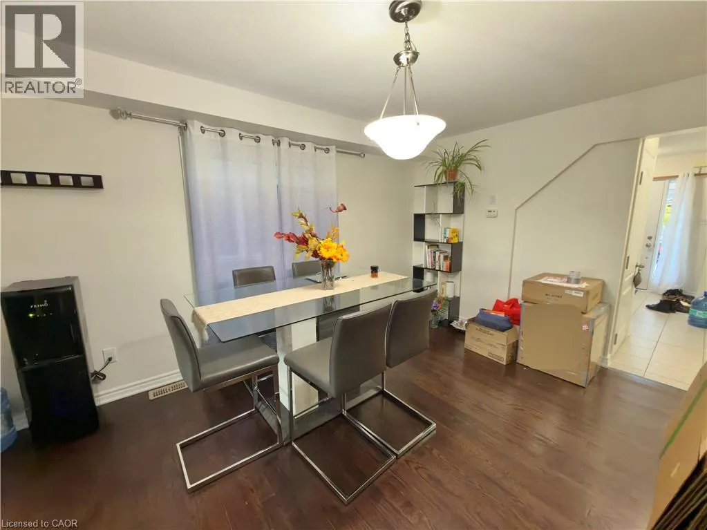 386 GROVEHILL Crescent Unit# Main floor, #Main floor