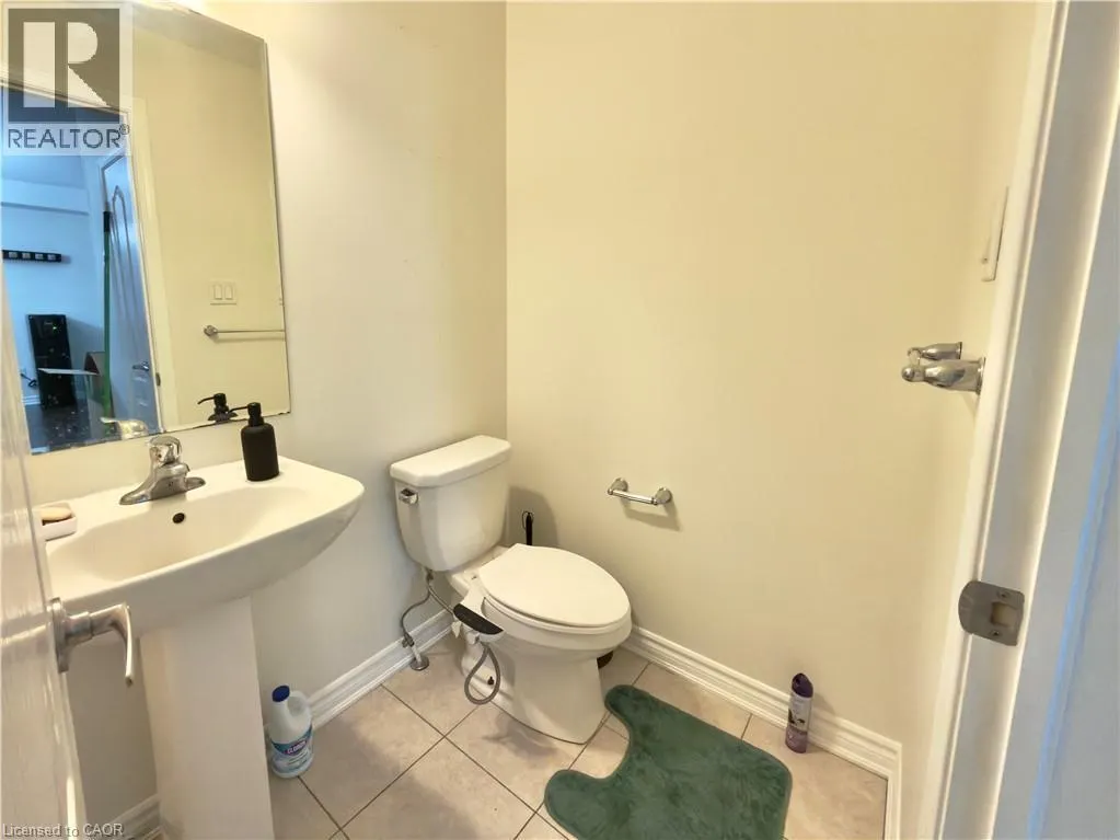386 GROVEHILL Crescent Unit# Main floor, #Main floor