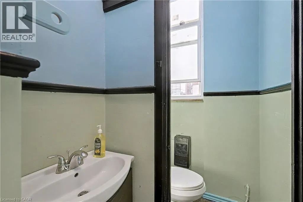 19 KING Street E Unit# 2, #2
