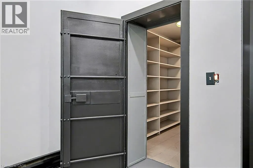 19 KING Street E Unit# 2, #2