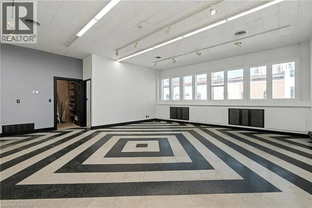 19 KING Street E Unit# 2, #2