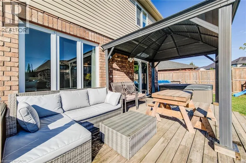 354 FENNEL Street