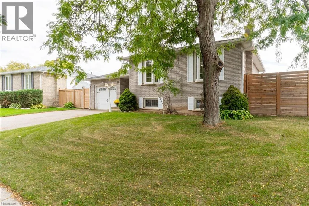 76 ENFIELD Crescent
