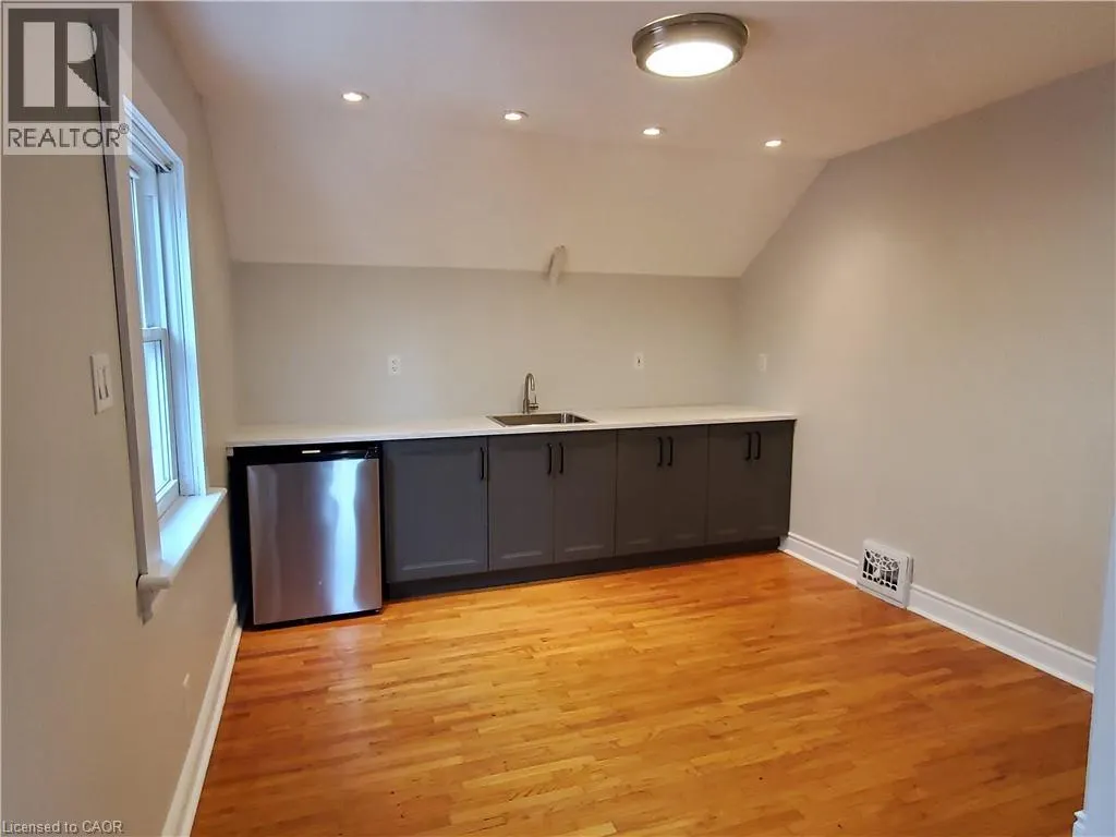 242 KING Street S