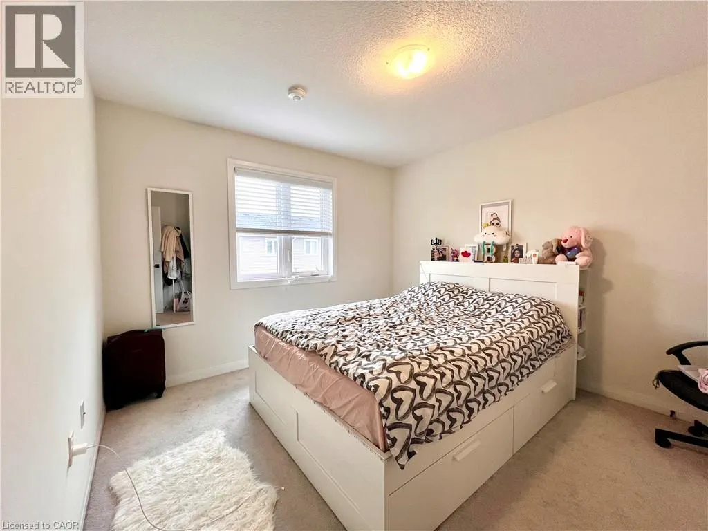 13 DRESSER Lane