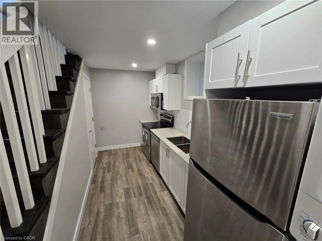 102 WELLINGTON Street N Unit# 1, #1