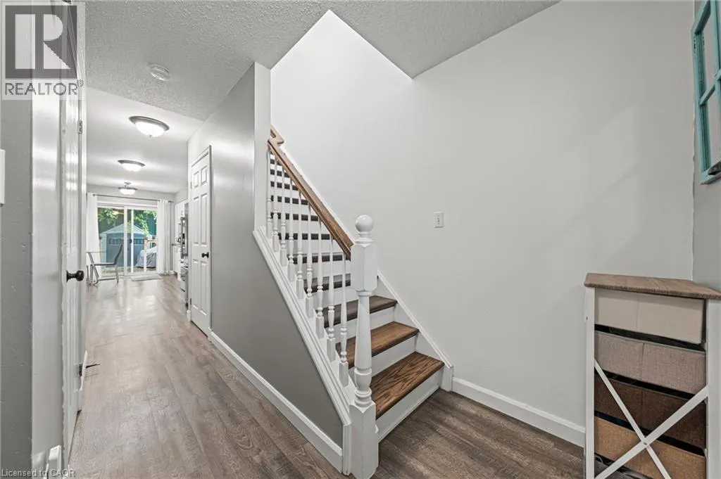 21 GRAYSTONE Court