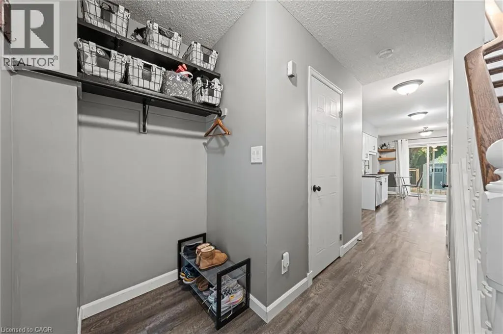 21 GRAYSTONE Court