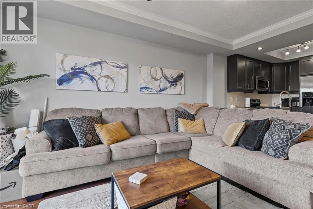 539 BELMONT Avenue W Unit# 210, #210