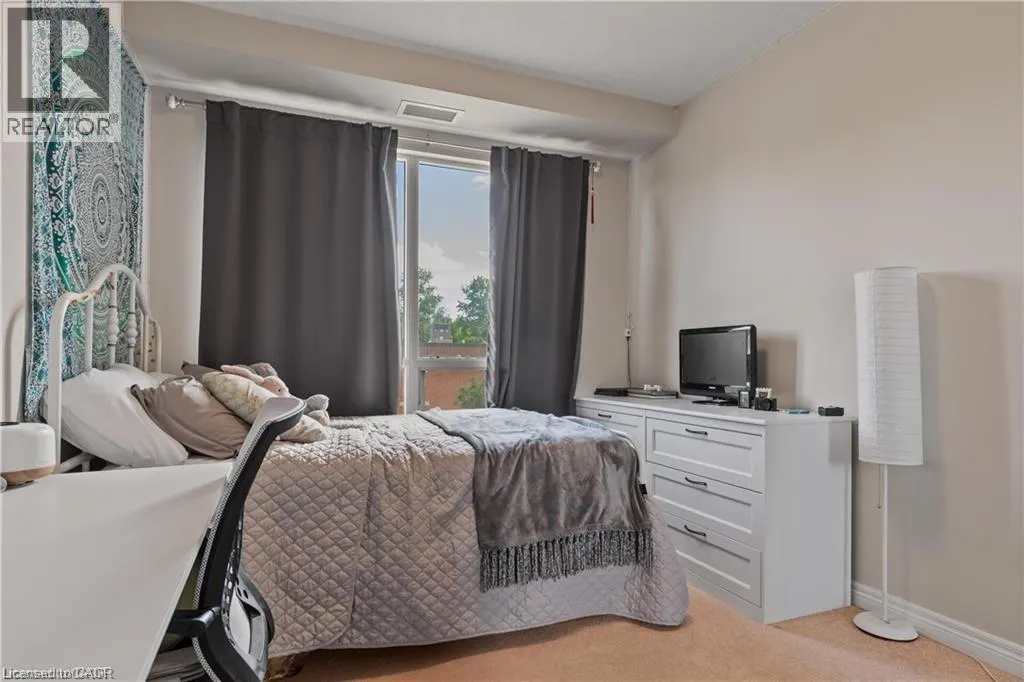 539 BELMONT Avenue W Unit# 210, #210