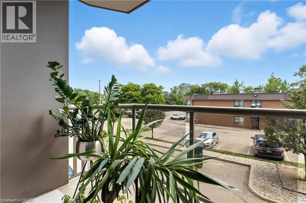 539 BELMONT Avenue W Unit# 210, #210