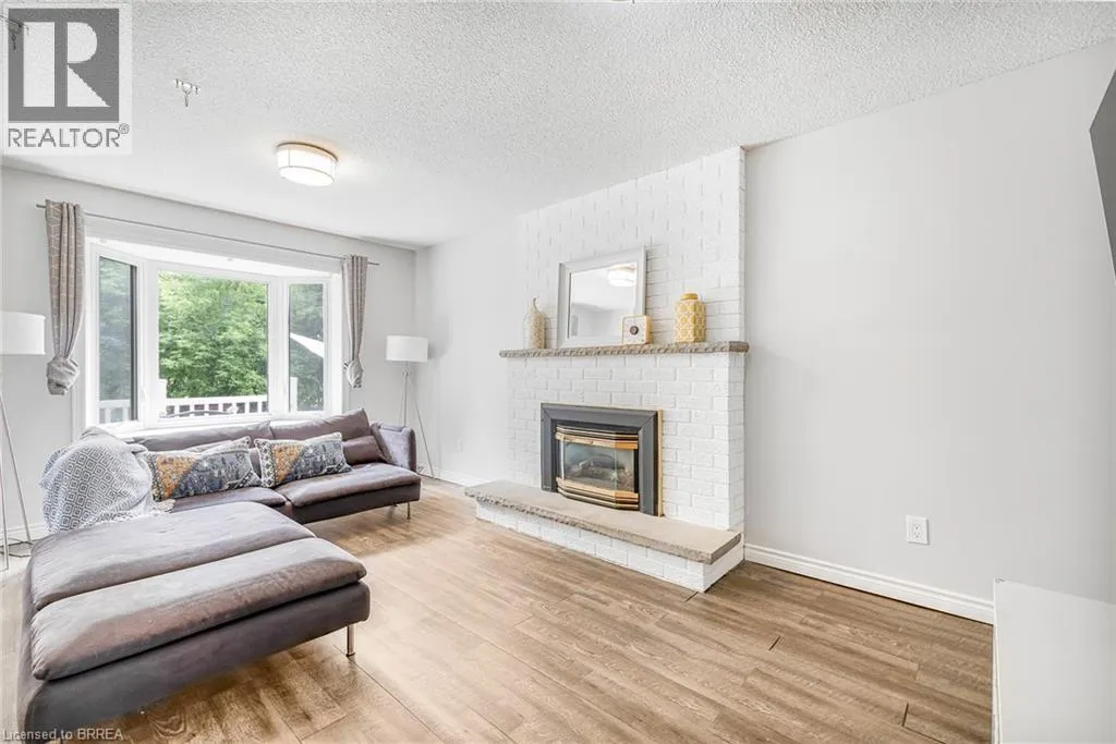 26 DUNDALK Crescent