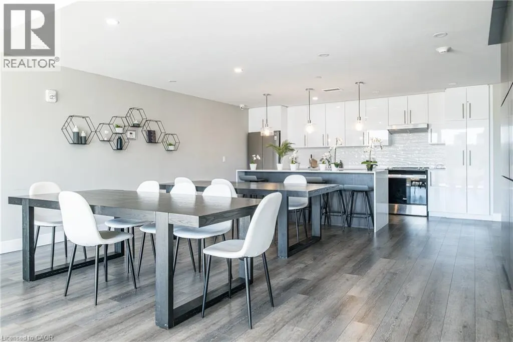 15 QUEEN Street S Unit# 401, #401