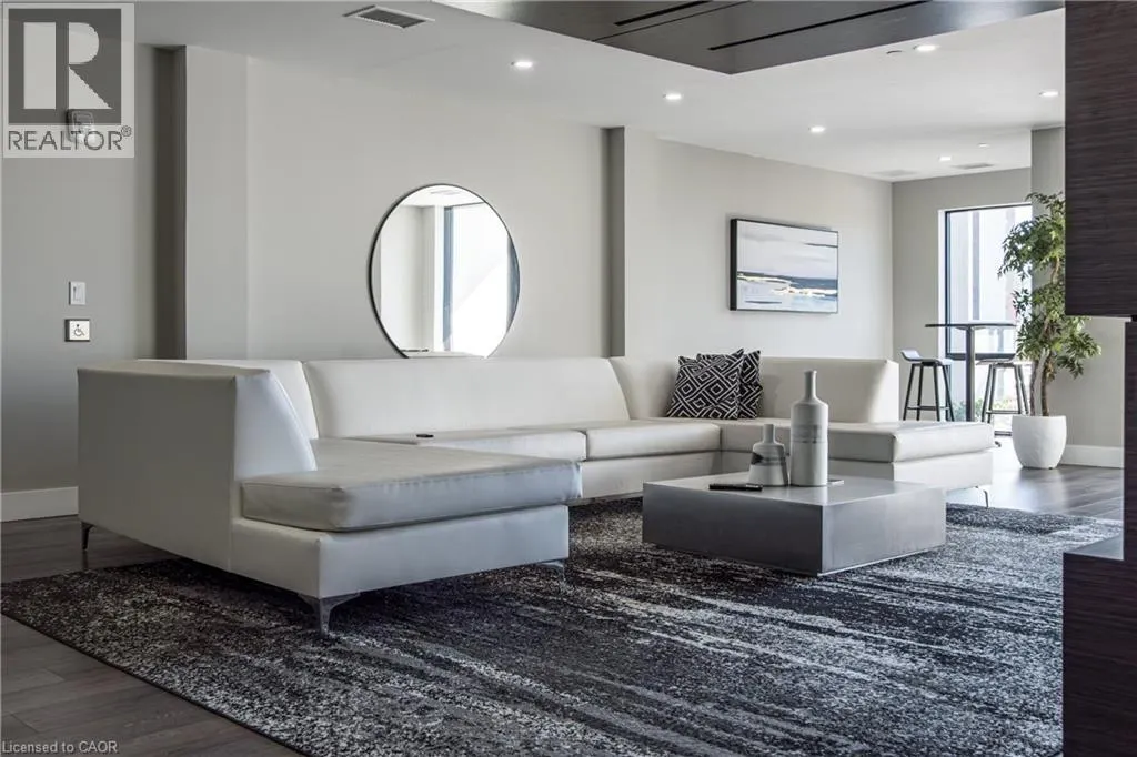 15 QUEEN Street S Unit# 401, #401