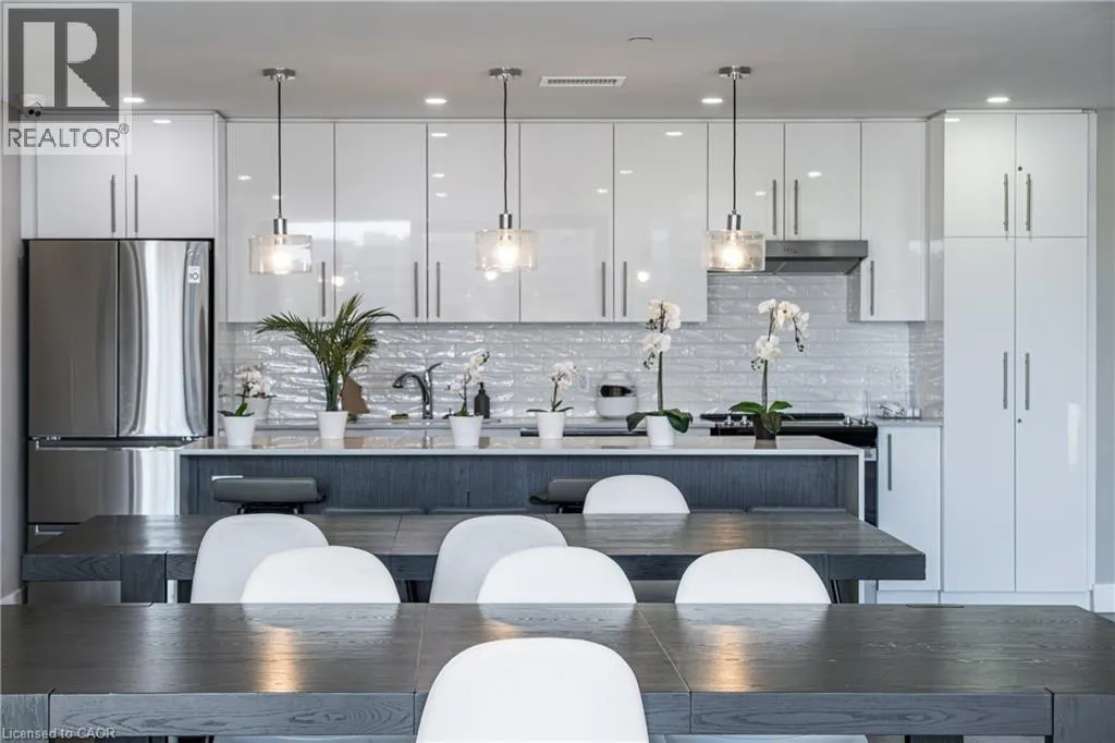 15 QUEEN Street S Unit# 401, #401