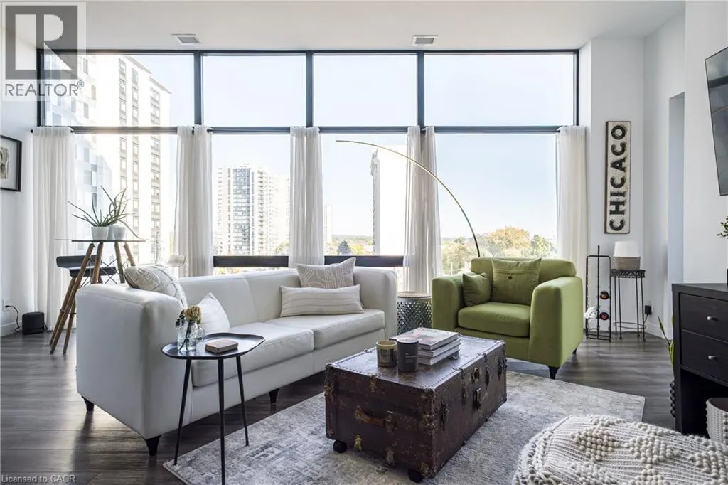 15 QUEEN Street S Unit# 401, #401