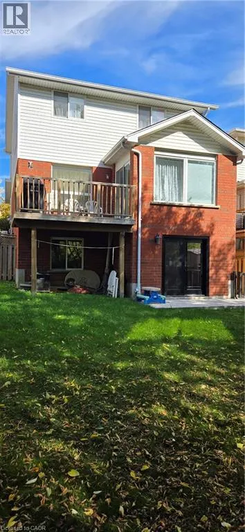 75 WOOD GROVE Crescent