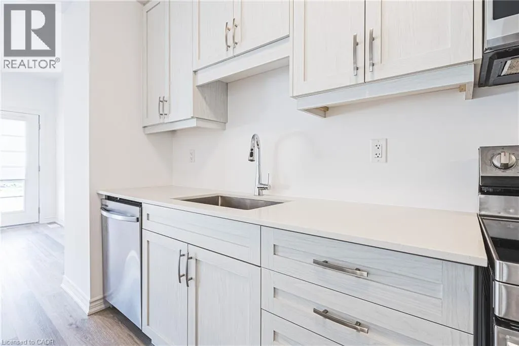 461 BLACKBURN Drive Unit# 5, #5
