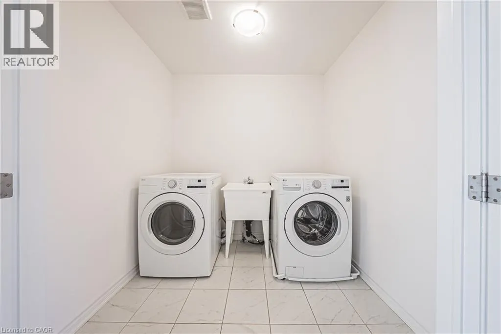 461 BLACKBURN Drive Unit# 5, #5
